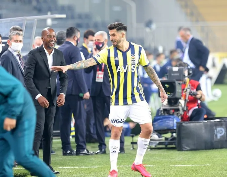 Fenerbahçeli Jose Sosa Beşiktaş derbisinde hayal kırıklığı yarattı!