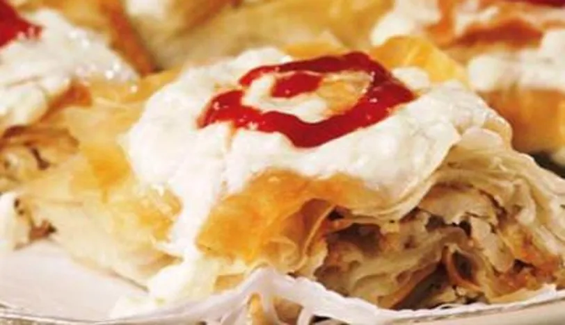 Yoğurt Soslu Tavuklu Börek