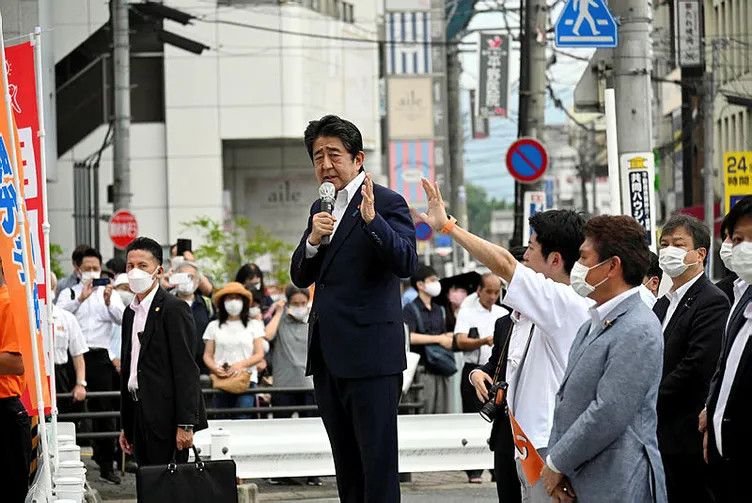 Son dakika: Adım adım Shinzo Abe suikatı! Hayrete düşüren zaaflar