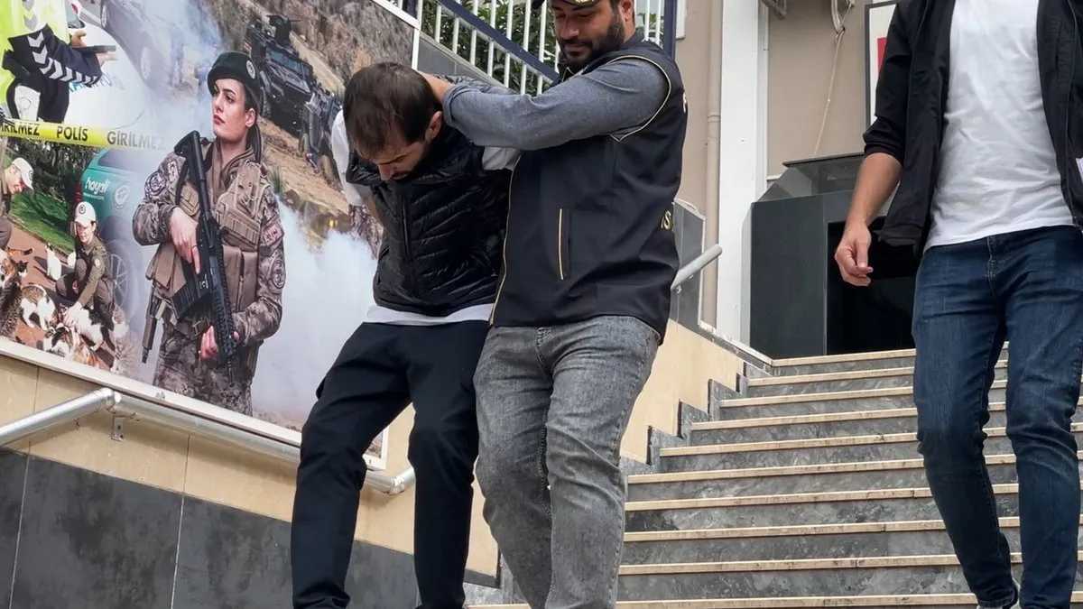 SON DAKİKA... İstanbul’da lüks semtlerin kabusu oldular! O görüntü şoke etti: Evlere tırmanarak girmişler!