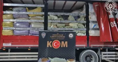 Piyasa değeri 5 Milyon TL olan kıyılmış 5 ton kaçak tütün ele geçirildi #kirsehir