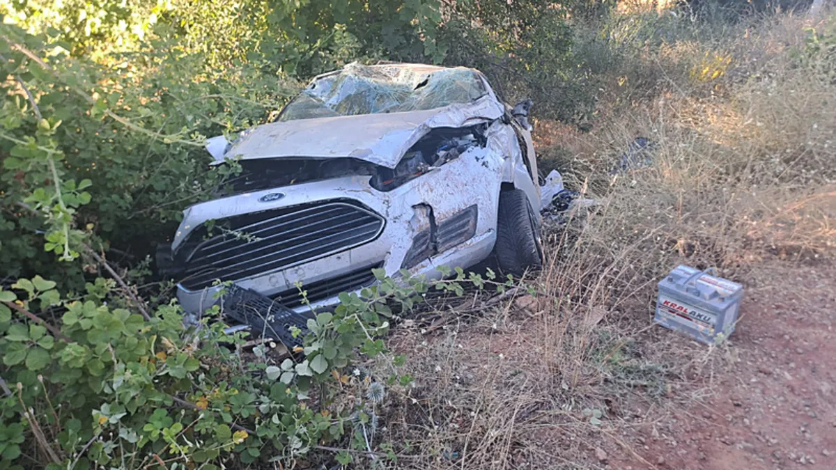 Denizli’de otomobil şarampole devrildi: 1 ölü, 1 yaralı Denizli’de otomobil şarampole devrildi: 1 ölü, 1 yaralı