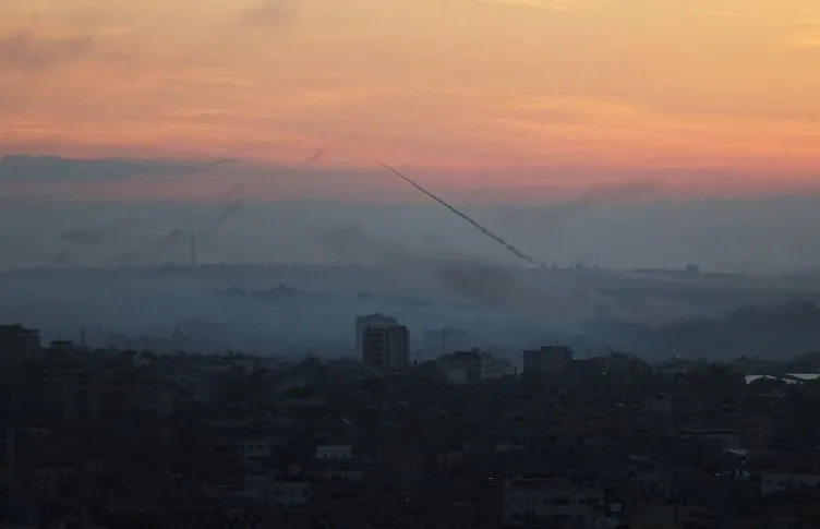 İsrail-Filistin savaşı son dakika: Hamas'tan Aksa Tufanı operasyonu! 'Savaş' durumu ilan edildi: Gazze'ye ağır bombardıman!