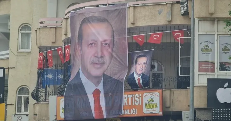 Şanlıurfa’daki ANAP binasına Başkan Erdoğan’ın resmi asıldı