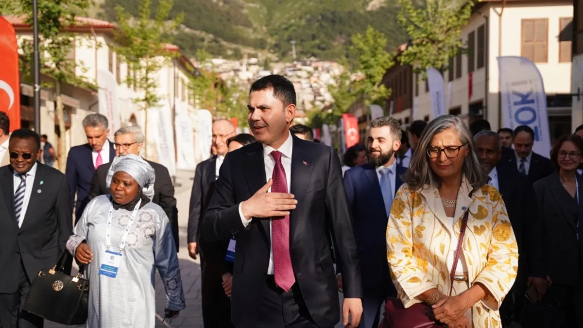 Bakan Kurum, Hatay’da Asrın İnşa Seferberliği’ni dünyaya anlattı: Birileri ‘yapılamaz’ dedi, Türkiye yaptı Bakan Kurum, Hatay’da Asrın İnşa Seferberliği’ni dünyaya anlattı: Birileri ‘yapılamaz’ dedi, Türkiye yaptı