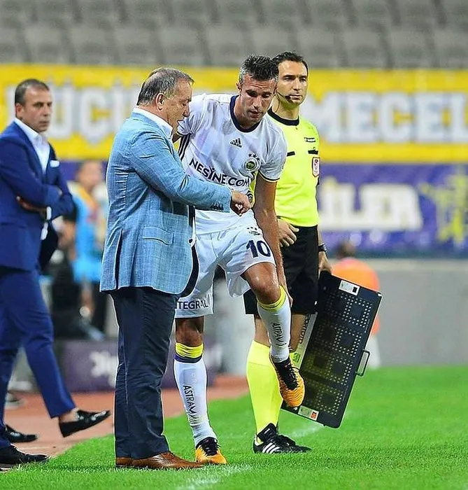 Fenerbahçe’de Van Persie krizi bitmiyor