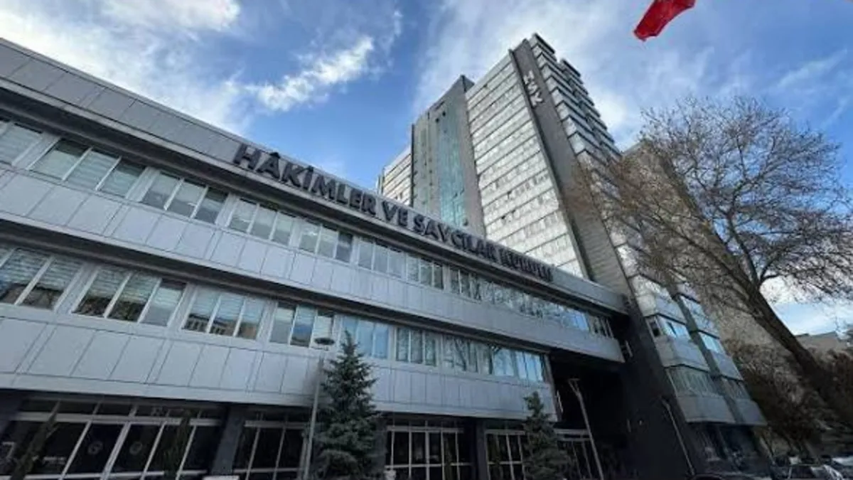 Hakimler ve Savcılar Kurulu (HSK) logosu.