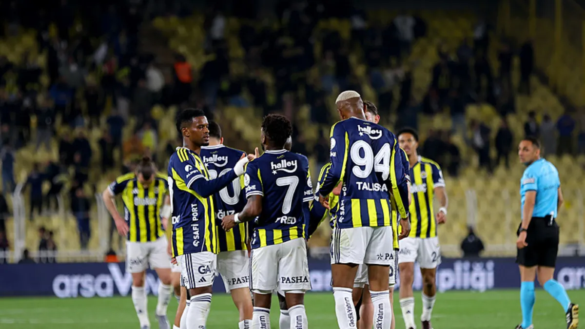 Fenerbahçe’de Konyaspor maçı öncesi 2 eksik! Fenerbahçe’de Konyaspor maçı öncesi 2 eksik!