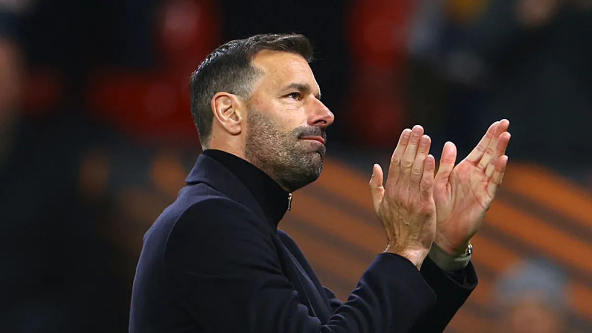 Hamburg için Nistelrooy iddiası! Stefan Kuntz’dan açıklama Hamburg için Nistelrooy iddiası! Stefan Kuntz’dan açıklama