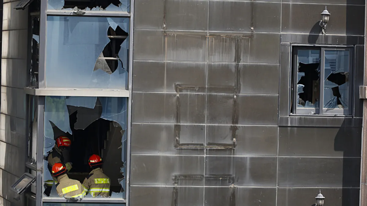 Güney Kore’deki otel yangınında can kaybı yükseliyor Güney Kore’deki otel yangınında can kaybı yükseliyor