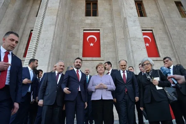 Almanya Başbakanı Merkel Gazi Meclis'i ziyaret etti!