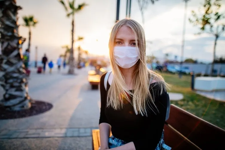 Omicron belirtilerine bir yenisi daha eklendi: Tırnaklarınıza dikkat!