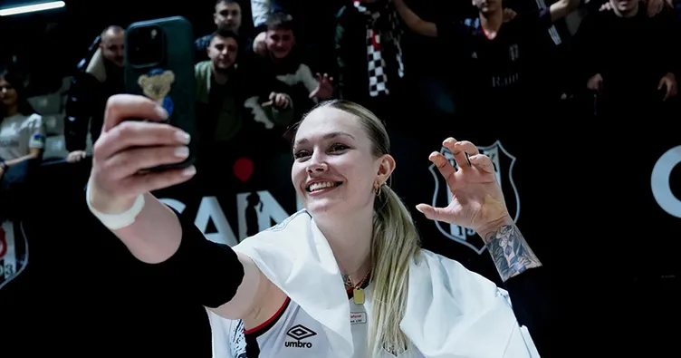 Kuzeyboru, Julia Szczurowska ile anlaştı!