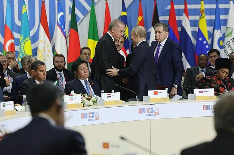 Başkan Erdoğan’ın BRICS katılımı dünyaya damga vurdu! Batı medyası Türkiye’ye çevrildi: Dengeleri Türkiye sağlıyor!