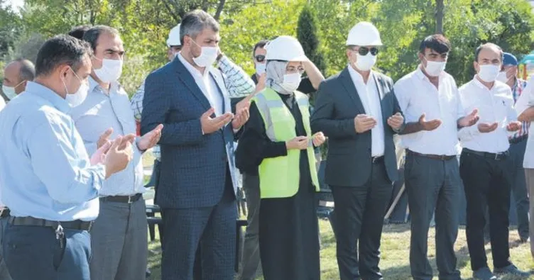 Saracalar mahalle konağı temeli atıldı