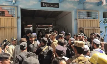 Pakistan’da okulun çatısı çöktü: 28 ölü