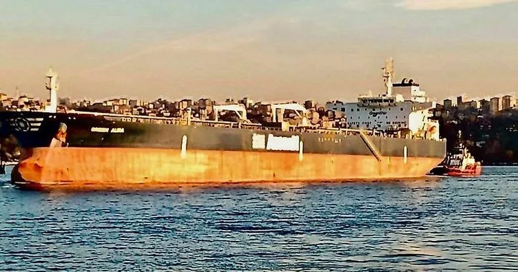 İstanbul Boğazı’nda arızalanan tanker kurtarıldı