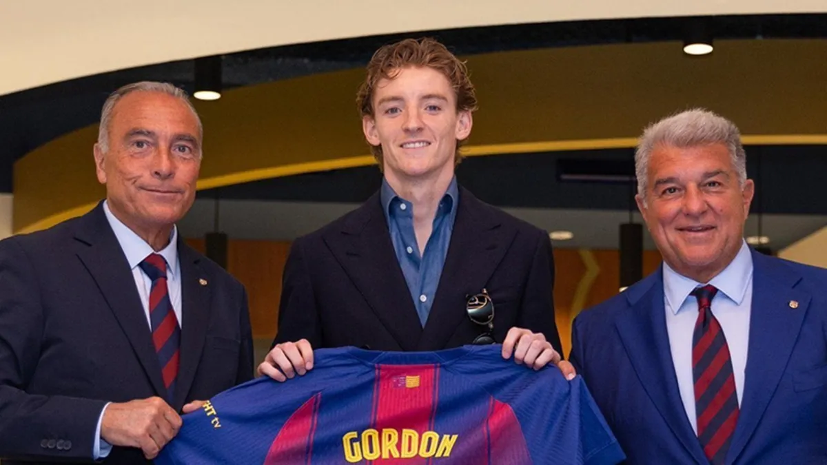 Barcelona, Anthony Gordon'ı Transfer Etti