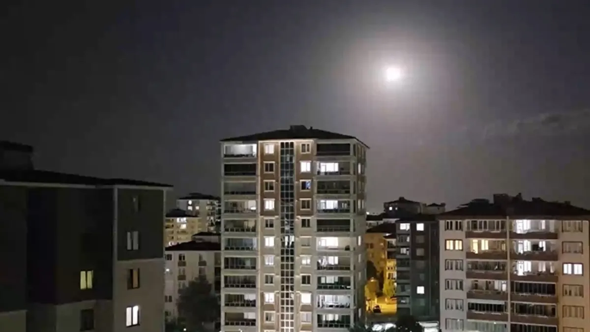 Çilek Dolunayı Edirne semalarını aydınlattı Çilek Dolunayı Edirne semalarını aydınlattı