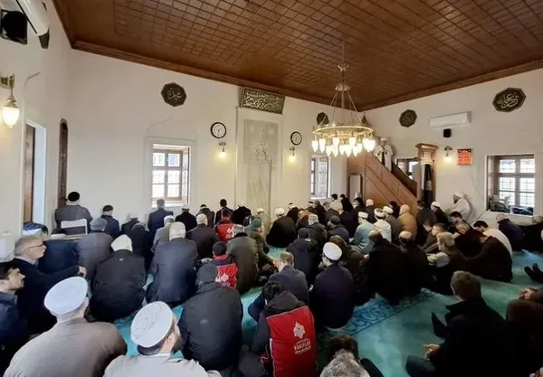 istanbulun-asirlik-mirasi-bakkalzade-mescidi-cemaatiyle-bulustu-1741376734262.jpg
