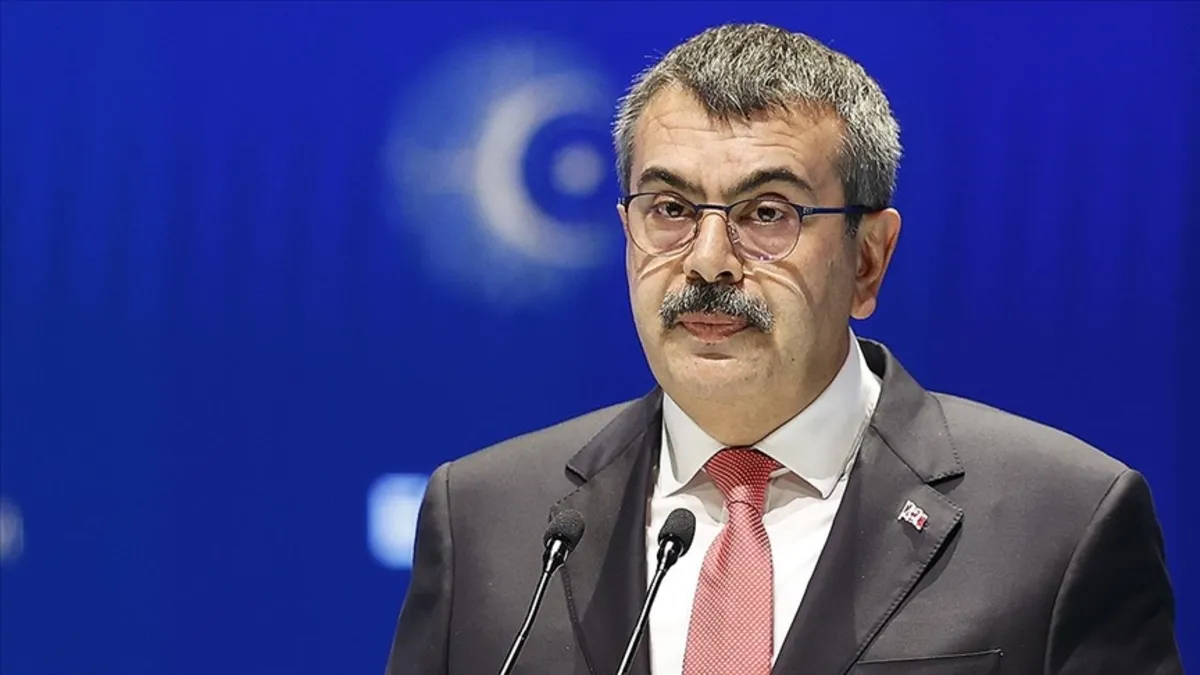 Bakan Tekin, ÖBA ve EBA canlı yayınında öğretmenlere hitap etti Bakan Tekin, ÖBA ve EBA canlı yayınında öğretmenlere hitap etti