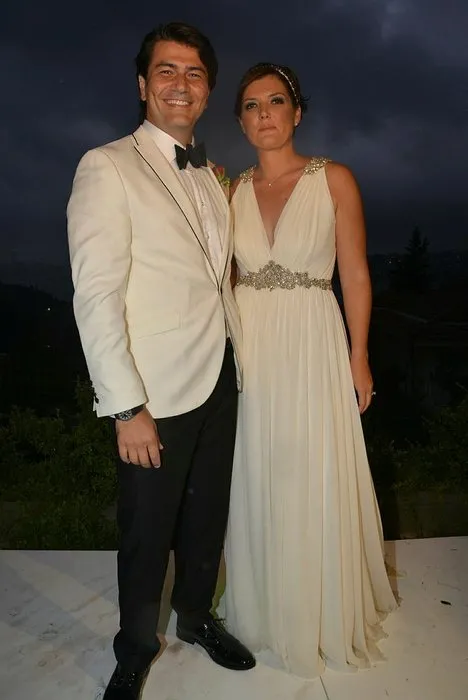 Son dakika: Vatan Şaşmaz'ın eşi Yasemin Adalı doğum yaptı! İşte oğlunun ismi