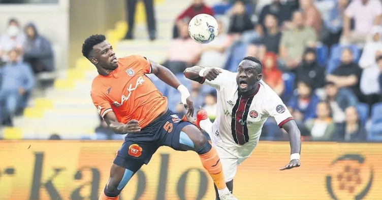 Başakşehir Gümrük’te kaldı