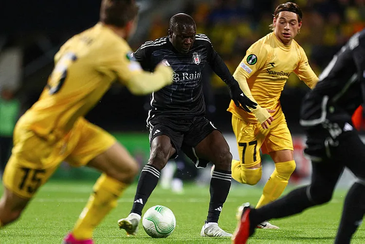 besiktasta-aboubakar-karari-kadro-disi-kalmisti-1705300405174.jpg