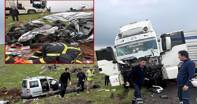Şanlıurfa’da sabah saatlerinde feci kaza: TIR ile çarpışan araç hurdaya döndü! 2 kişi hayatını kaybetti