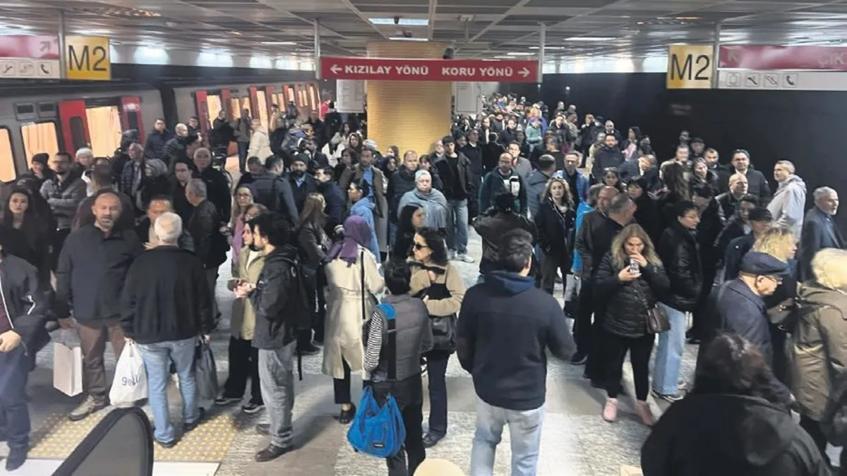 Ankara metrosu yine durdu