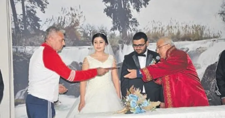 Başkan Tepebağlı kızını evlendirdi