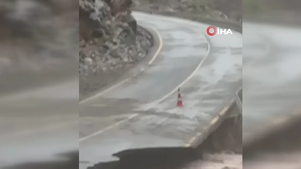 Kayseri’de sel yolu çökertti