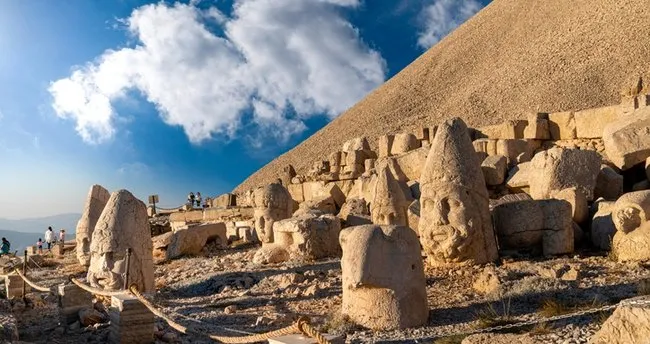 Nemrut Dağı Nerede? Nemrut Dağı Hangi Şehirde, Nereye Bağlı Ve Nasıl Gidilir?