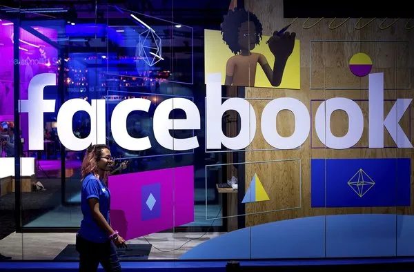 Facebook'ta harcanan zaman günlük 50 milyon saat azaldı