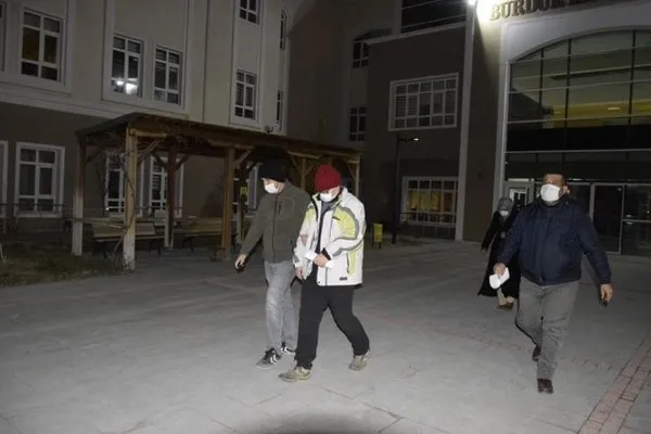 Burdur’da avukatlardan sorumlu FETÖ şüphelileri tutuklandı