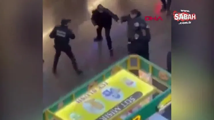 Avcılar’da AVM’de özel güvenlik ile 2 kişi arasında coplu, sandalyeli kavga