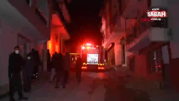 İzmir'de cep telefonu şarj aletinden çıkan yangında 1'i bebek 4 kişi dumandan etkilendi | Video