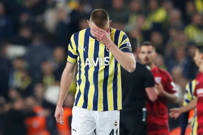 son-dakika-haberi-attila-szalai-fenerbahceye-veda-etti-burasi-benim-ikinci-evim-1689960214139.jpg