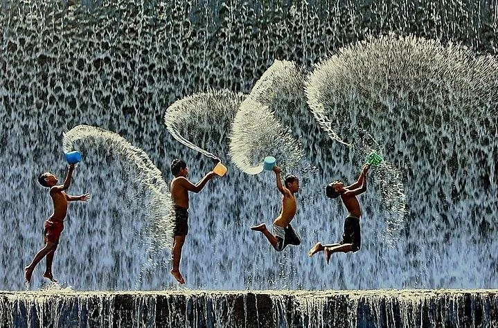 Sokakta Oynayan Çocukların Daha Mutlu Olduğunu Gösteren 30 Harika Fotoğraf