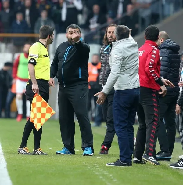 Şenol Güneş ile Ümit Özat arasında gerginlik
