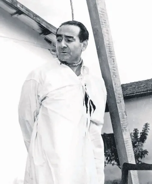 menderes-ile-birlikte-demokrasi-de-idam-edildi-1726513268636.jpeg