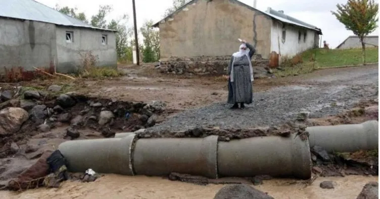 Erciş’te sel maddi hasara yol açtı