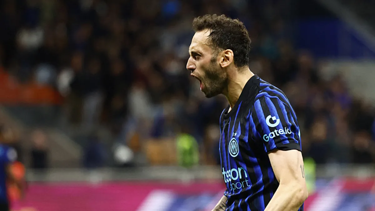 Hakan Çalhanoğlu’ndan Inter kararı! Tek şartı belli oldu Hakan Çalhanoğlu’ndan Inter kararı! Tek şartı belli oldu