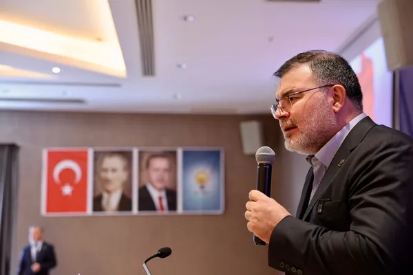 baskan-saygilidan-yarimada-cikarmasi-hukumet-yatirimlarini-gezdi-chp-belediyeciligine-yuklendi-1781804643618.jpg