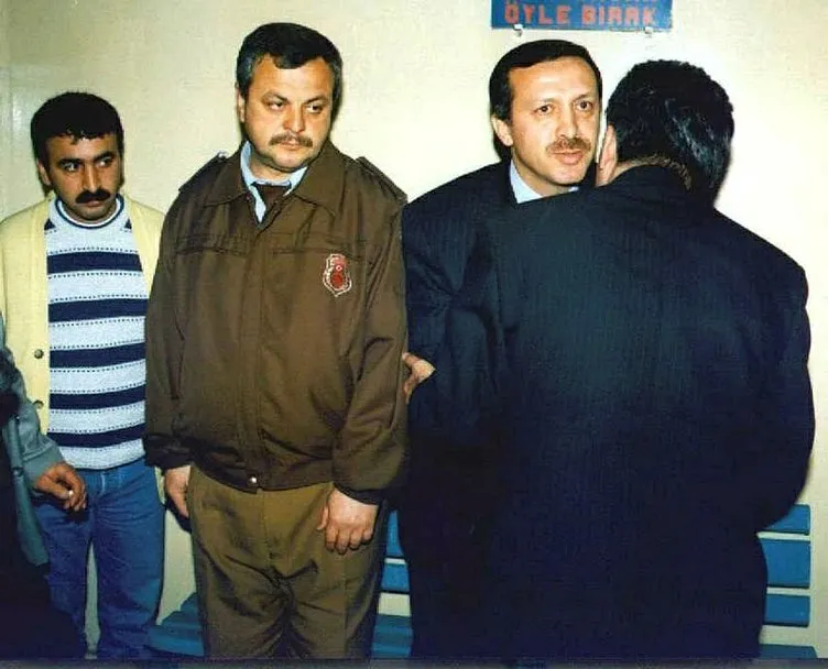 Cumhurbaşkanı Recep Tayyip Erdoğan'ın yaşamı ve siyasi kariyeri