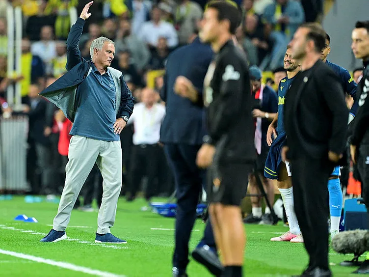 SON DAKİKA FENERBAHÇE HABERİ: Mourinho için bomba iddia! Premier Lig’e mi dönecek?