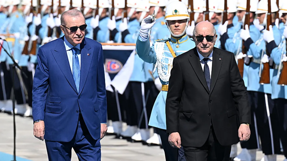 Cezayir Cumhurbaşkanı Tebbun Ankara'da Başkan Recep Tayyip Erdoğan resmi törenle karşıladı
