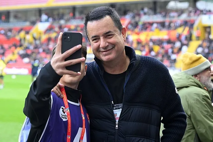 canli-fenerbahce-asbaskani-acun-ilicali-a-sporda-aciklamalarda-bulunuyor-taliscayi-henuz-aldik-diyemem-1733349178275.jpeg