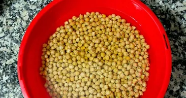 Nohutu bir gece suda bekletip suyunu içerseniz...