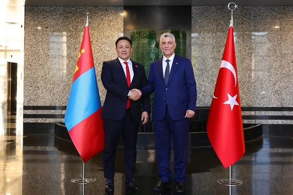 ekonomik-is-birliginde-yeni-donem-turkiye-mogolistan-ticaret-hedefi-500-milyon-dolar-1782199188904.jpg